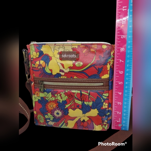 Sakroots Floral Crossbody Bag/Purse - Picture 3 of 8